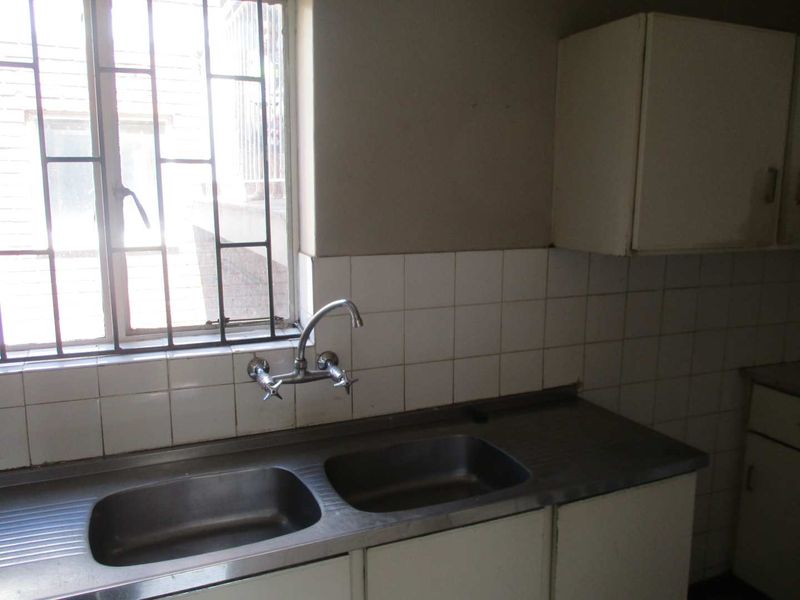 2 BEDROOM FLAT TO RENT IN BALREA PARK - Photo 2