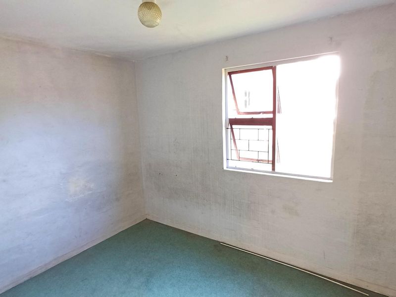 Ready to upgrade 2 bedroom ground floor apartment - Photo 5