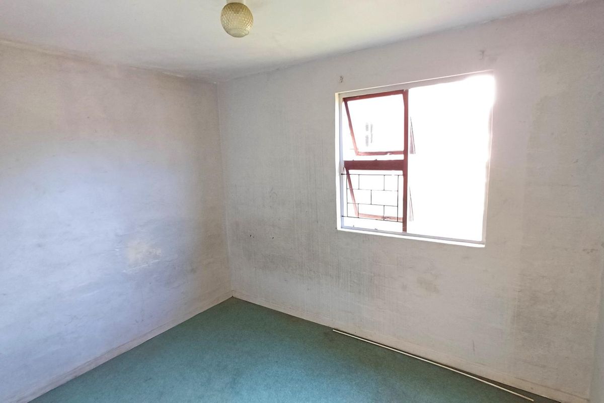Ready to upgrade 2 bedroom ground floor apartment - Photo 5