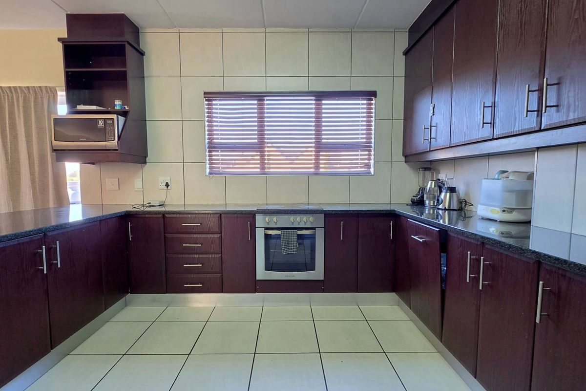 3 Bedroom Duplex / Townhouse for Sale in Riverspray Lifestyle Estate - Photo 5