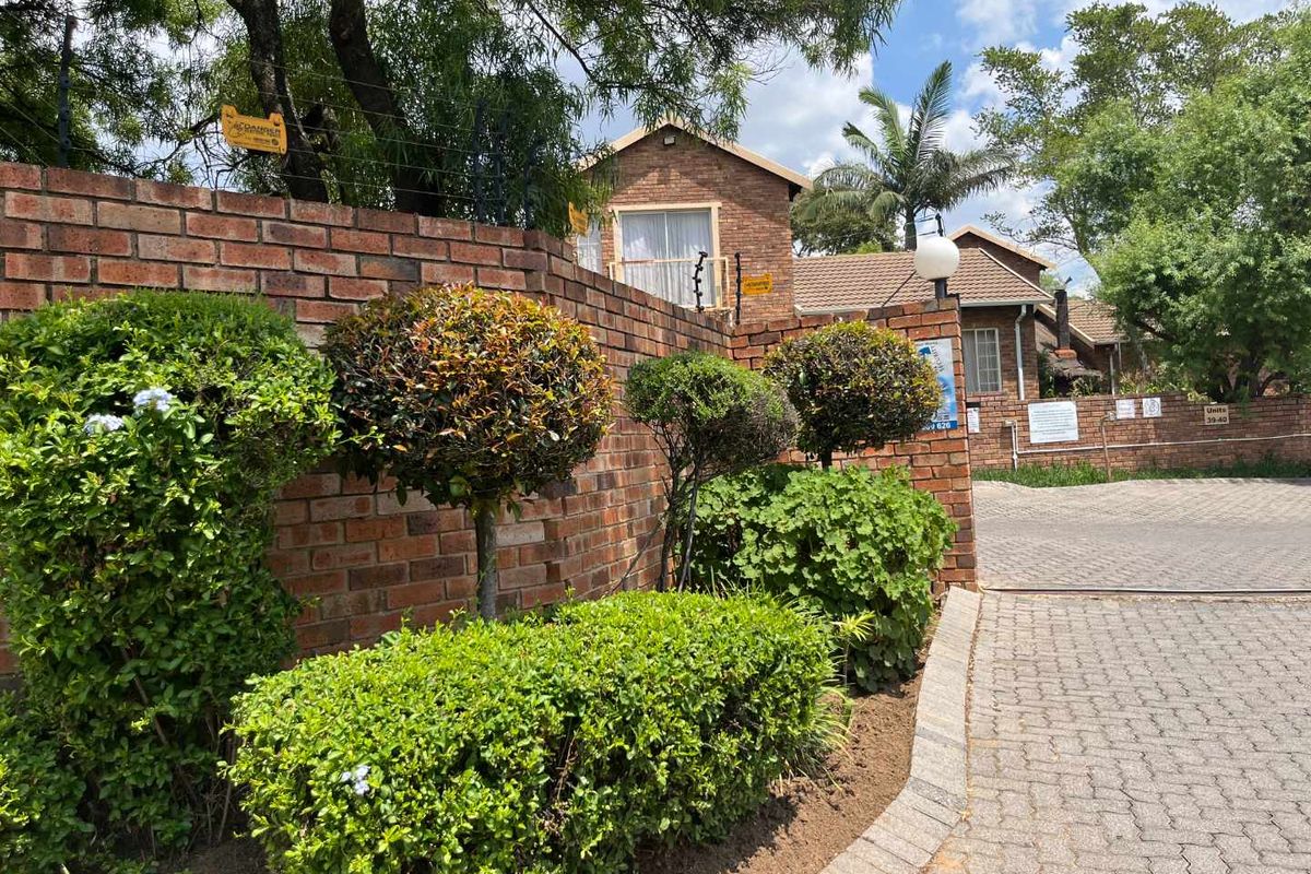 Immaculate Cluster in Great Area - Photo 2