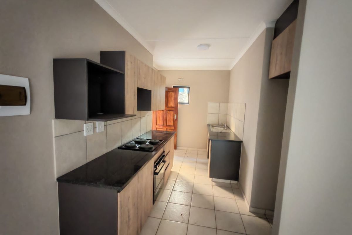 A SPACIOUS APARTMENT - Photo 5