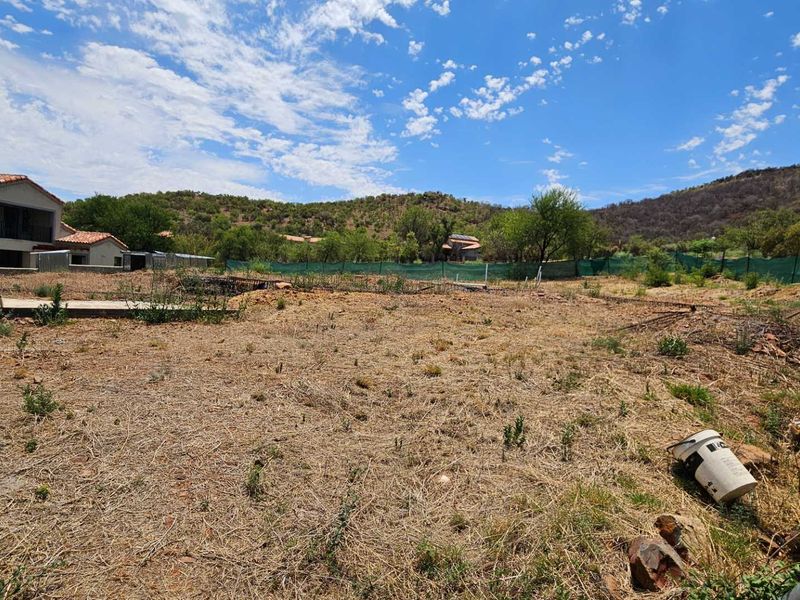 1117sqm Vacant Stand with Approved Plans In Estate d Afrique - Photo 9