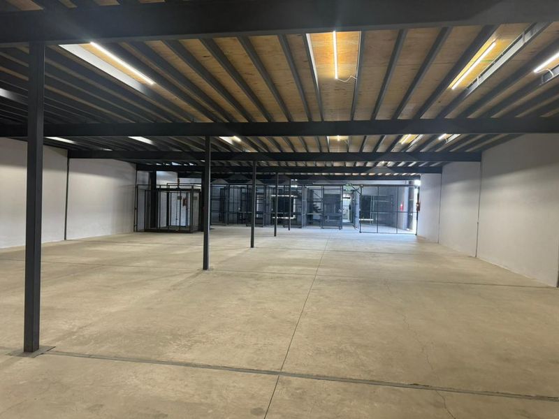 WAREHOUSE FOR SALE - Photo 2