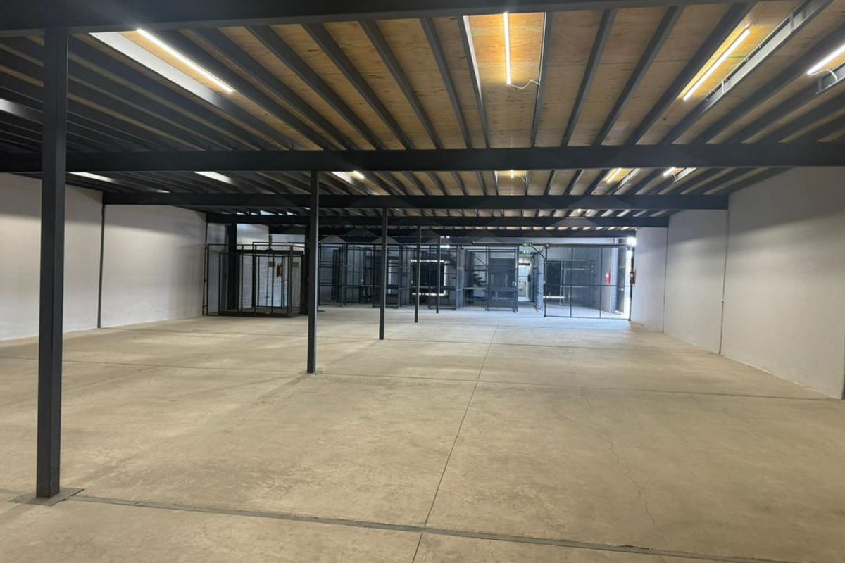 WAREHOUSE FOR SALE - Photo 2