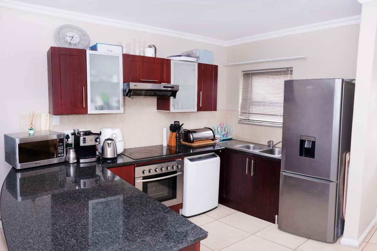 Comfortable Living - Photo 2