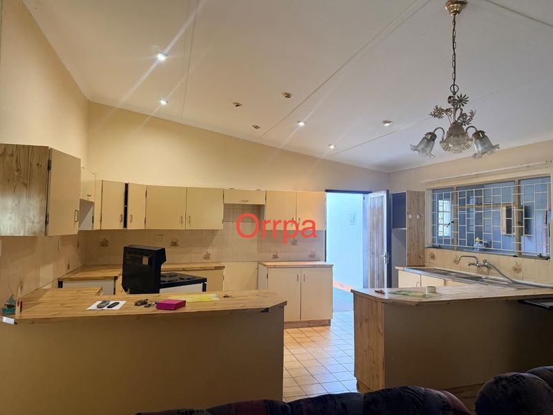 Family Home for Sale -Khomasdal - Photo 3