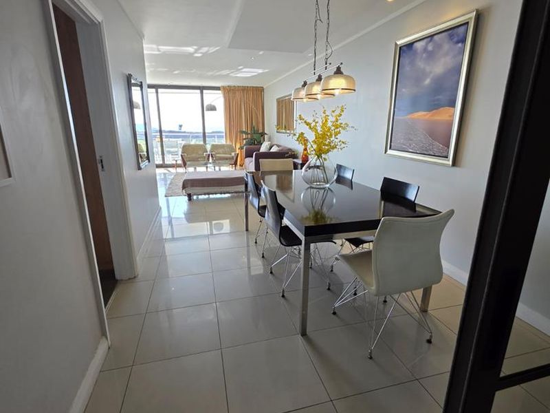 Fabulous Modern Upmarket Apartment. Available Immediately! - Photo 8