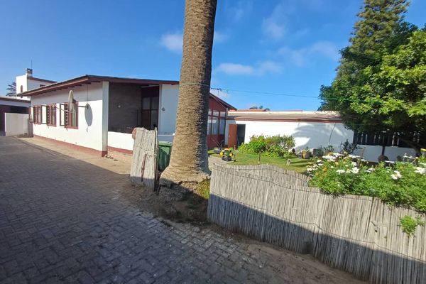 4 Bedroom House in Lagoon For Sale N$3,350,000 #2418121
