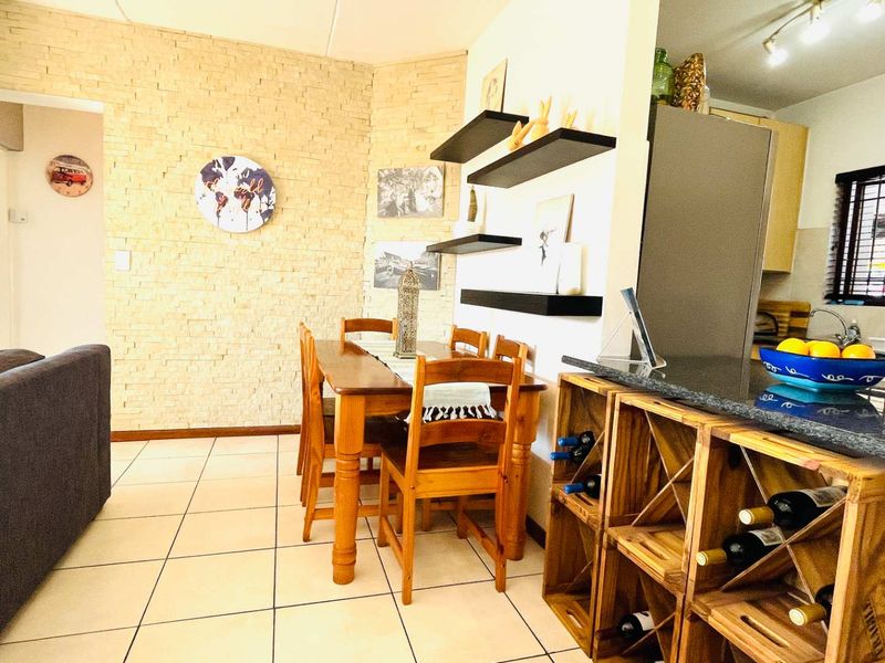 2 Bedroom Ground Floor Apartment for Rent in Paulshof - Photo 8