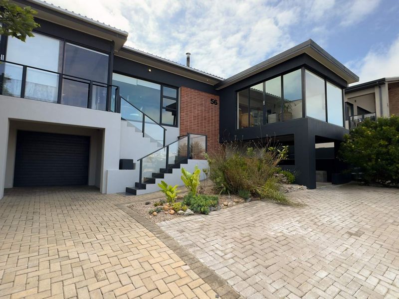 Coastal home with stunning view - Photo 2