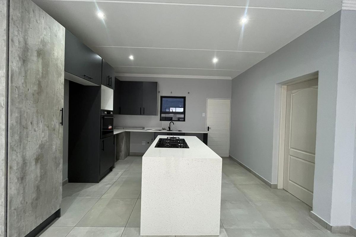 A MODERN APARTMENT IN BRYANSTON AWAITS YOU. - Photo 3