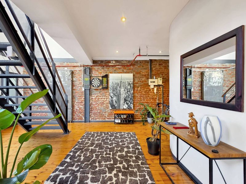 Trendy Loft-Style Studio | Airbnb Friendly - Photo 3