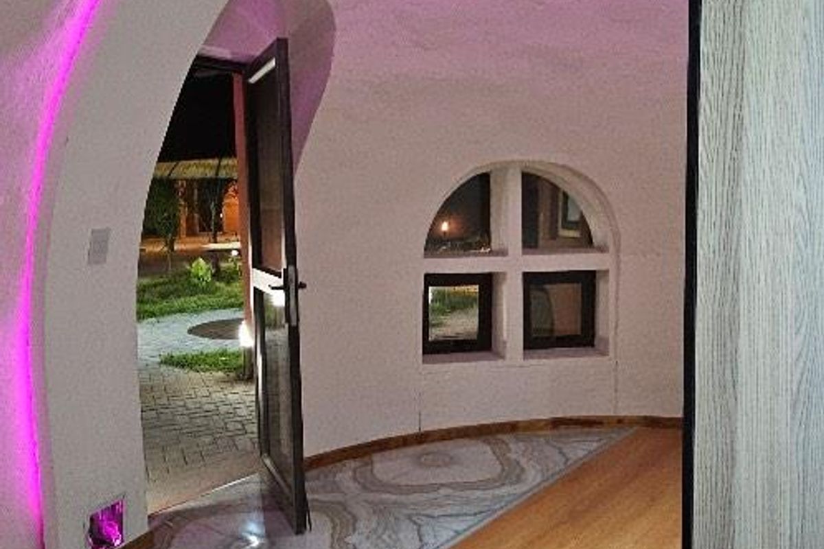 Brand new business center - Photo 3