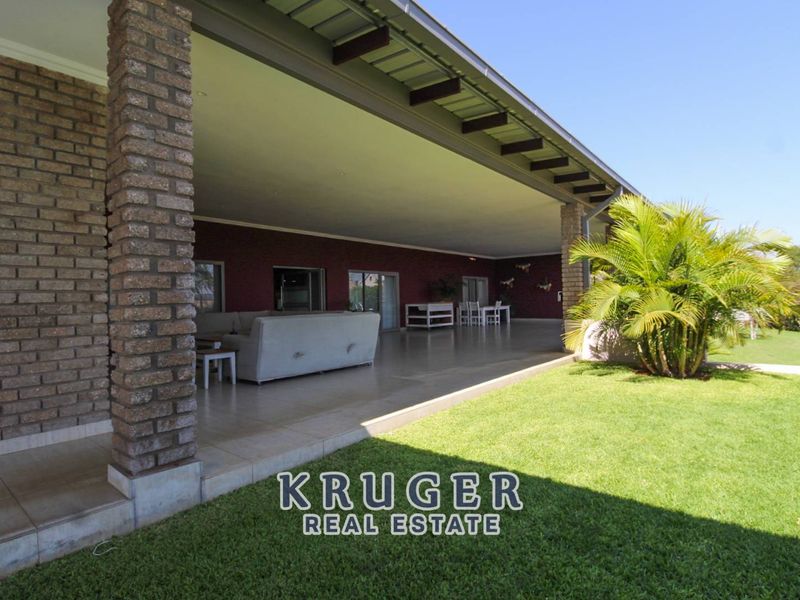 🏡 Exclusive Modern Home for Sale - Photo 5