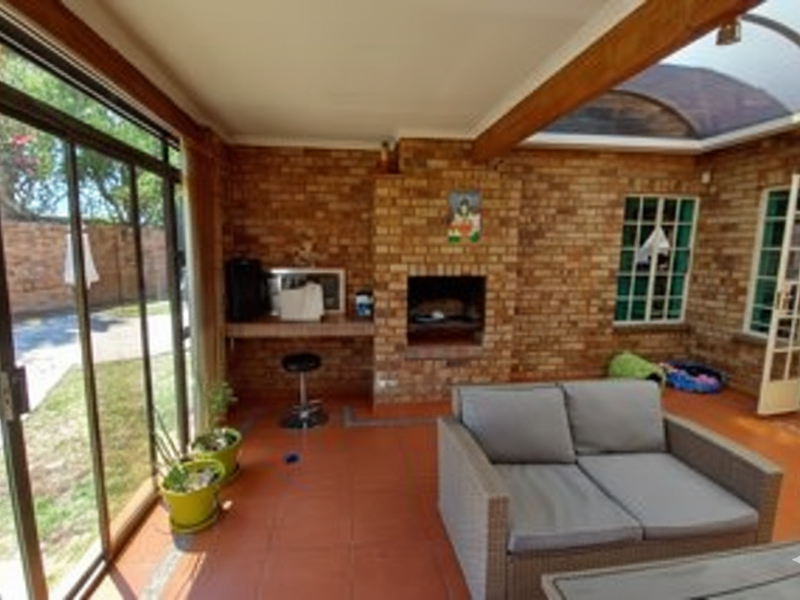 4 bedroom pool -flatlet - Photo 9