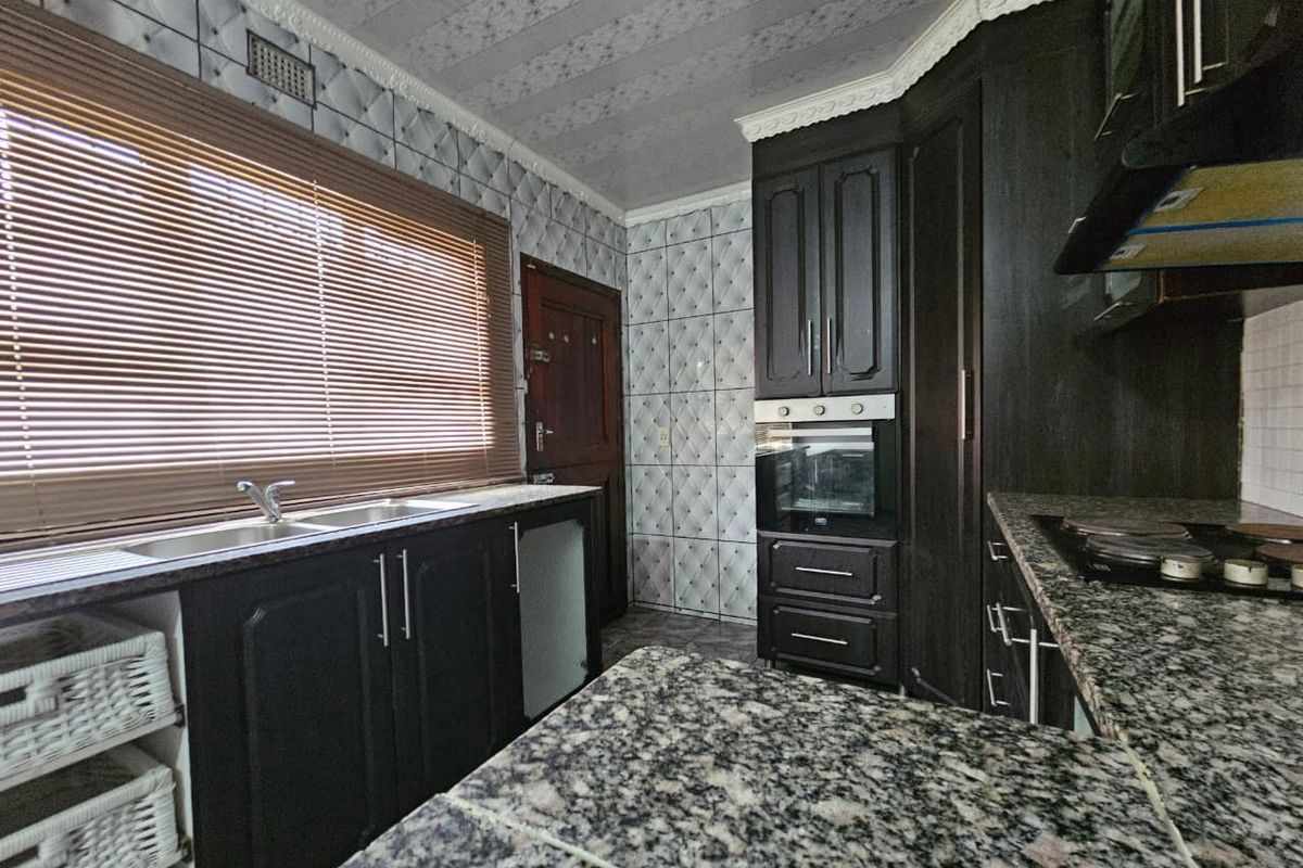 Cozy Haven Awaits! - Photo 3