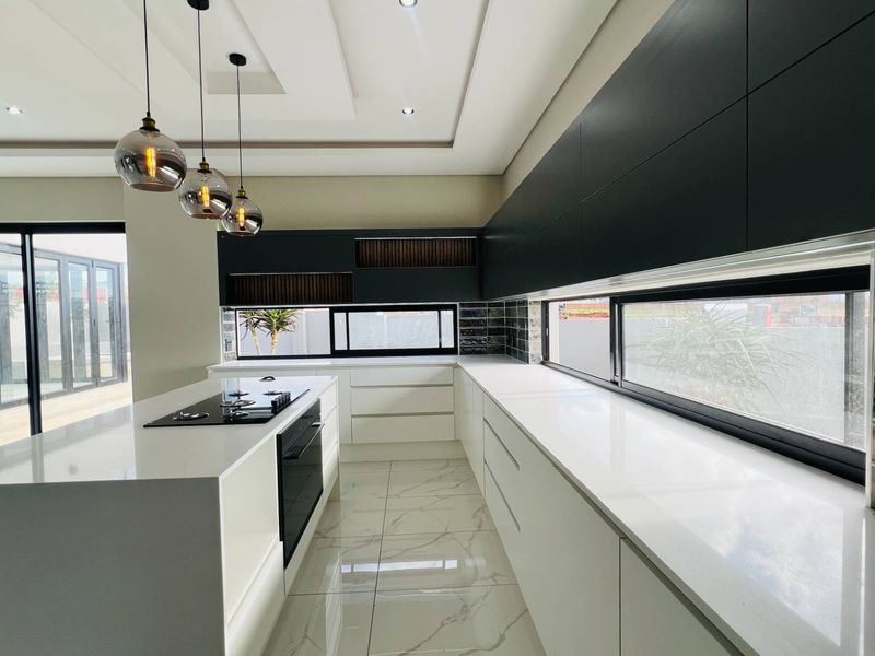 No Transfer Duties- Brand-New Luxury 4 Bedroom Designer Home with Pool, Balconies & Boma – Walk to New Mall Opening Oct 2026 - Photo 4