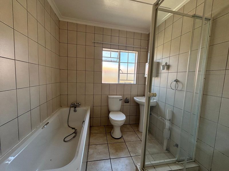 2 Bedroom Unit for sale in Boksburg - Photo 8
