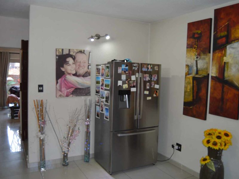 Three Bedroom Townhouse For Sale in Brackenhurst - Photo 9