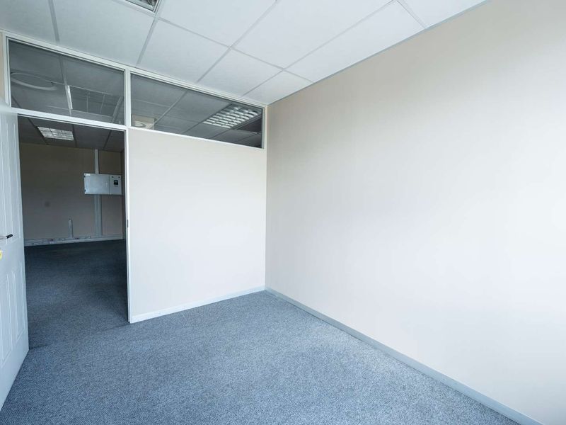 Office for sale in Ideal Location - Photo 4