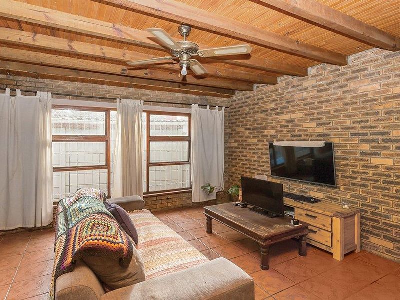 Three Bedroom Home with Entertainment Area and Mancave/Outside Office - Photo 5