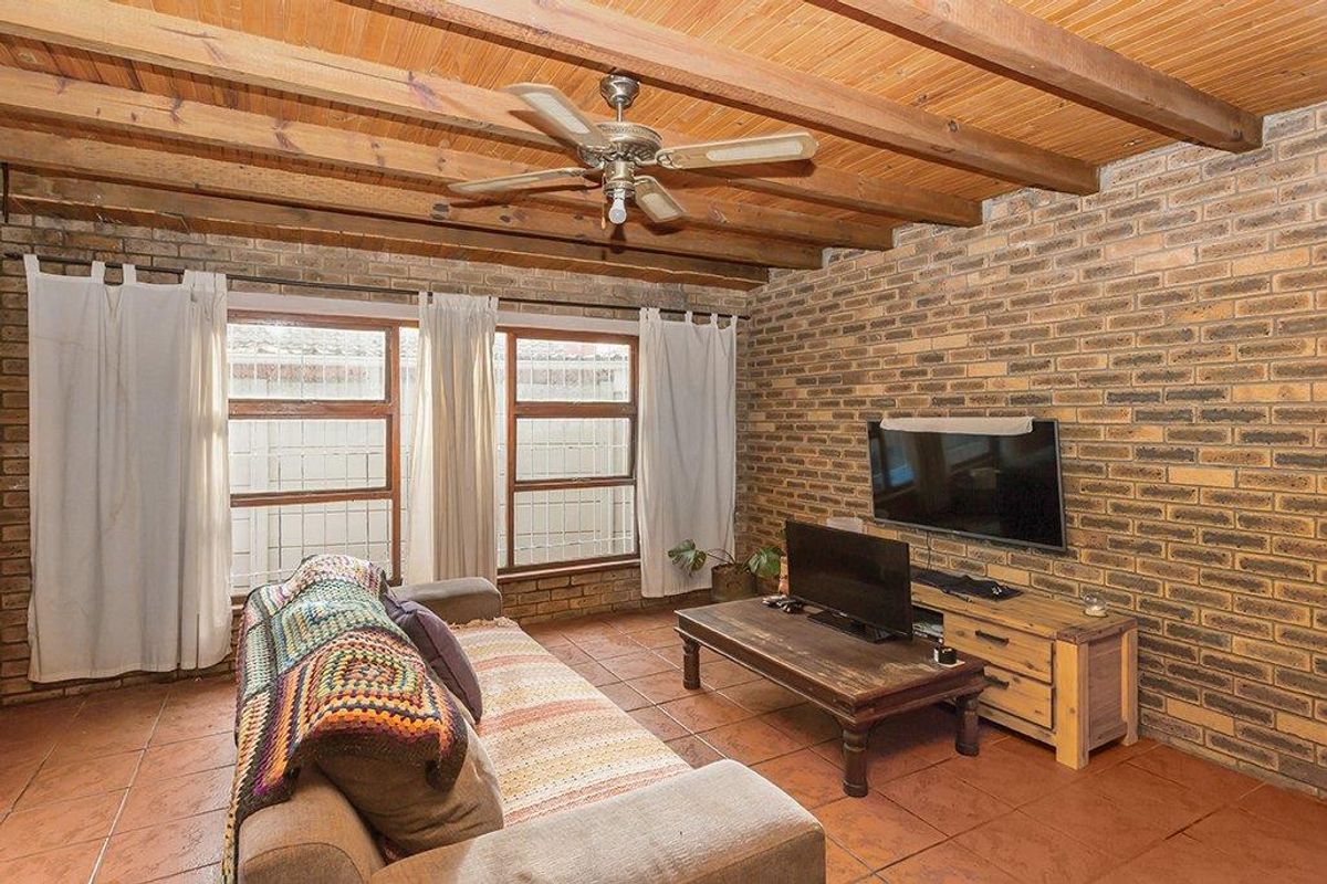 Three Bedroom Home with Entertainment Area and Mancave/Outside Office - Photo 5