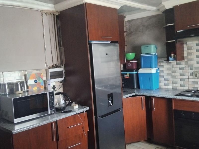 2 Bedroom House For Sale in Saulsville - Photo 4