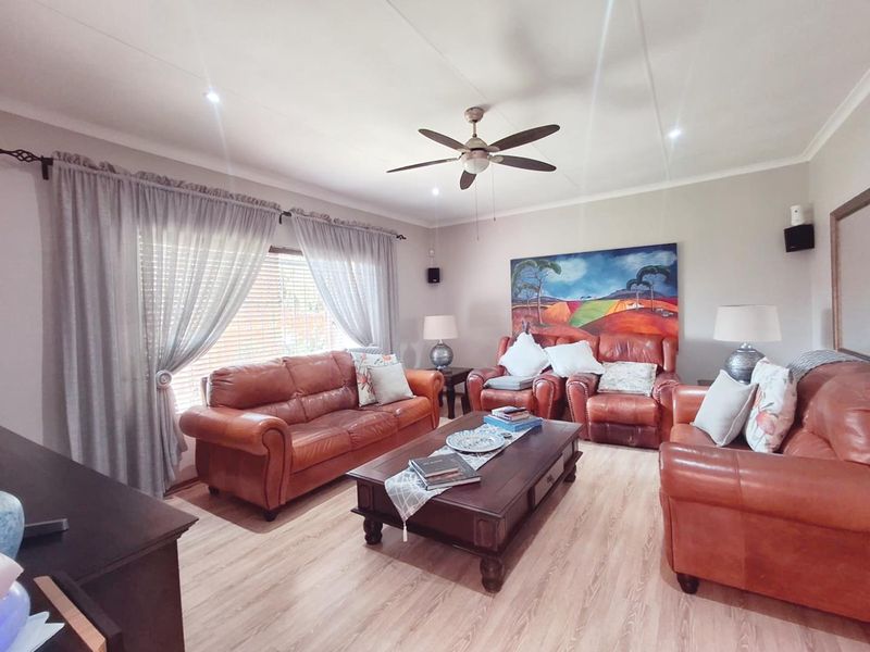 Relaxation & Luxury: Your Dream Home is Here!" - Photo 9