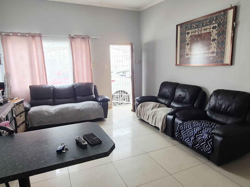 CHARMING 3 BEDROOM UNIT FOR SALE - Photo 4