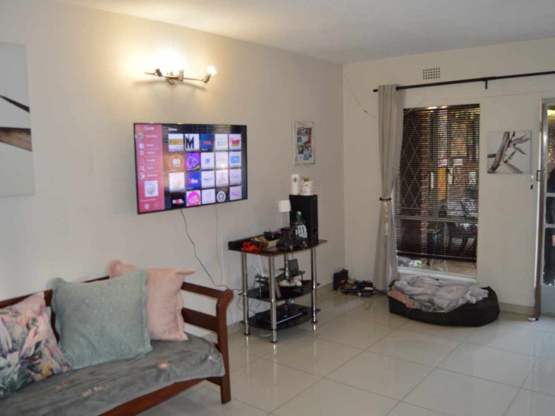 Three Bedroom Townhouse For Sale in Brackenhurst - Photo 10