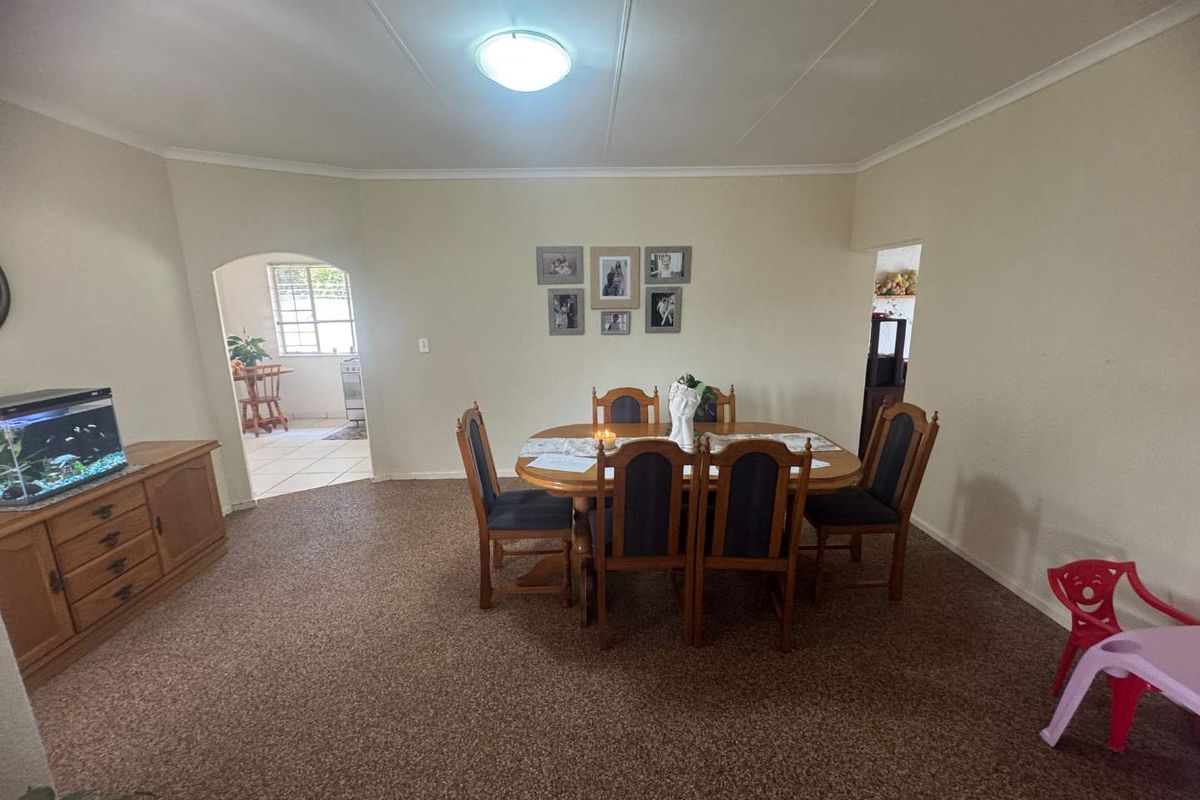 Family Home for Sale - Photo 5