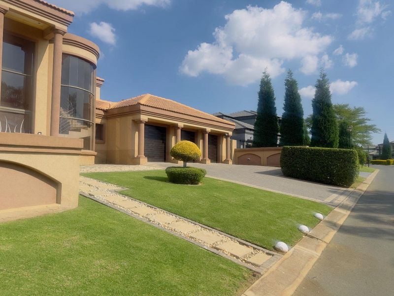 4 Bedroom House to Rent in Blue Valley Golf Estate - Photo 3