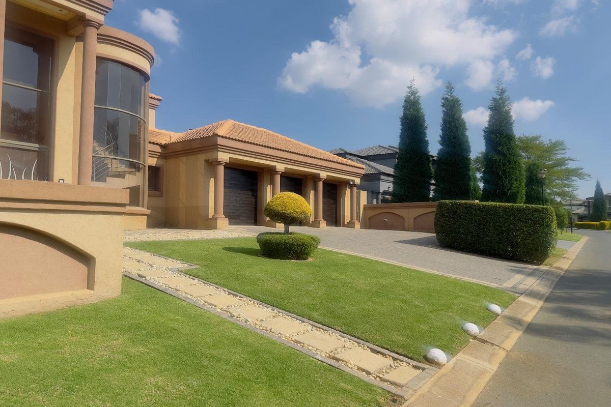 4 Bedroom House to Rent in Blue Valley Golf Estate - Photo 3