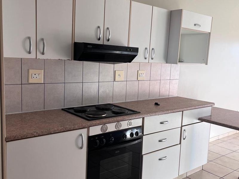 Townhouse For Sale In Pionierspark - Photo 3