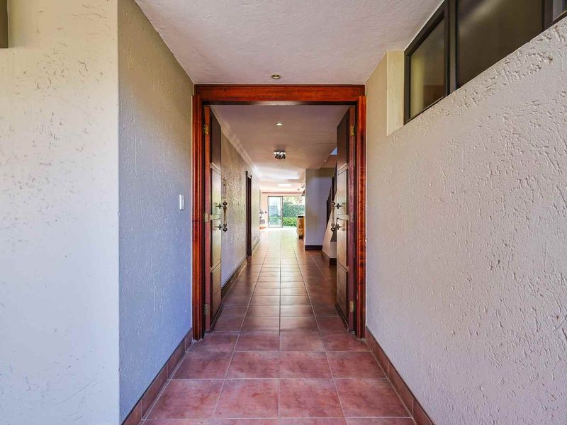 Spacious 4-Bedroom Family Home with Pool – Available Immediately - Photo 3