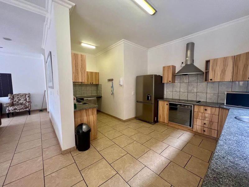 FOR SALE- 4-BEDROOM EN-SUITE HOME WITH ROOFTOP VIEWS IN LONG BEACH, WALVISBAY, NAMIBIA - Photo 5