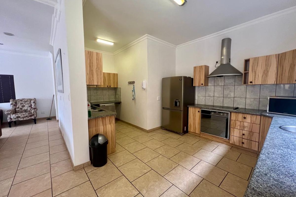 FOR SALE- 4-BEDROOM EN-SUITE HOME WITH ROOFTOP VIEWS IN LONG BEACH, WALVISBAY, NAMIBIA - Photo 5
