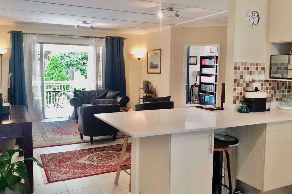 Newly renovated townhouse. - Photo 3