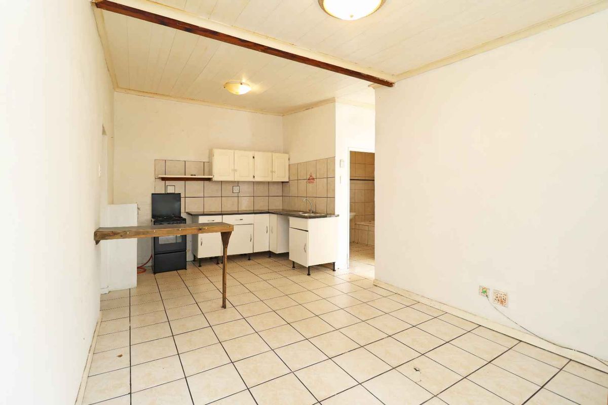 Home with an income opportunity - Photo 4