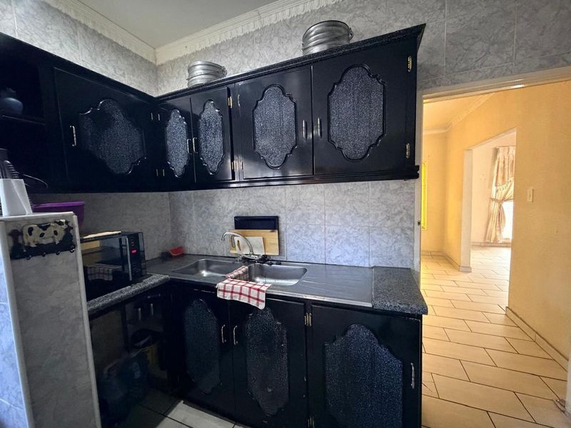 Your Perfect Home Awaits in Klerksdorp - Photo 8