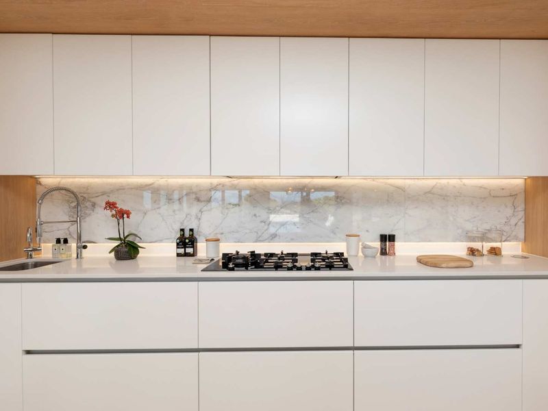 Luxury Coastal Living with Ocean & Mountain Views - Fully Furnished - Photo 8