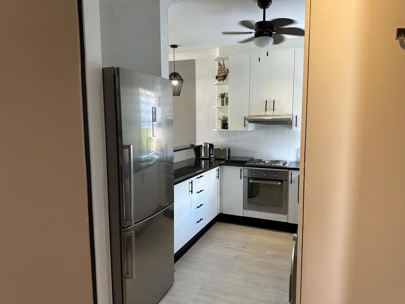 STUNNING NEWLY RENOVATED APARTMENT CORNER UNIT - Photo 4