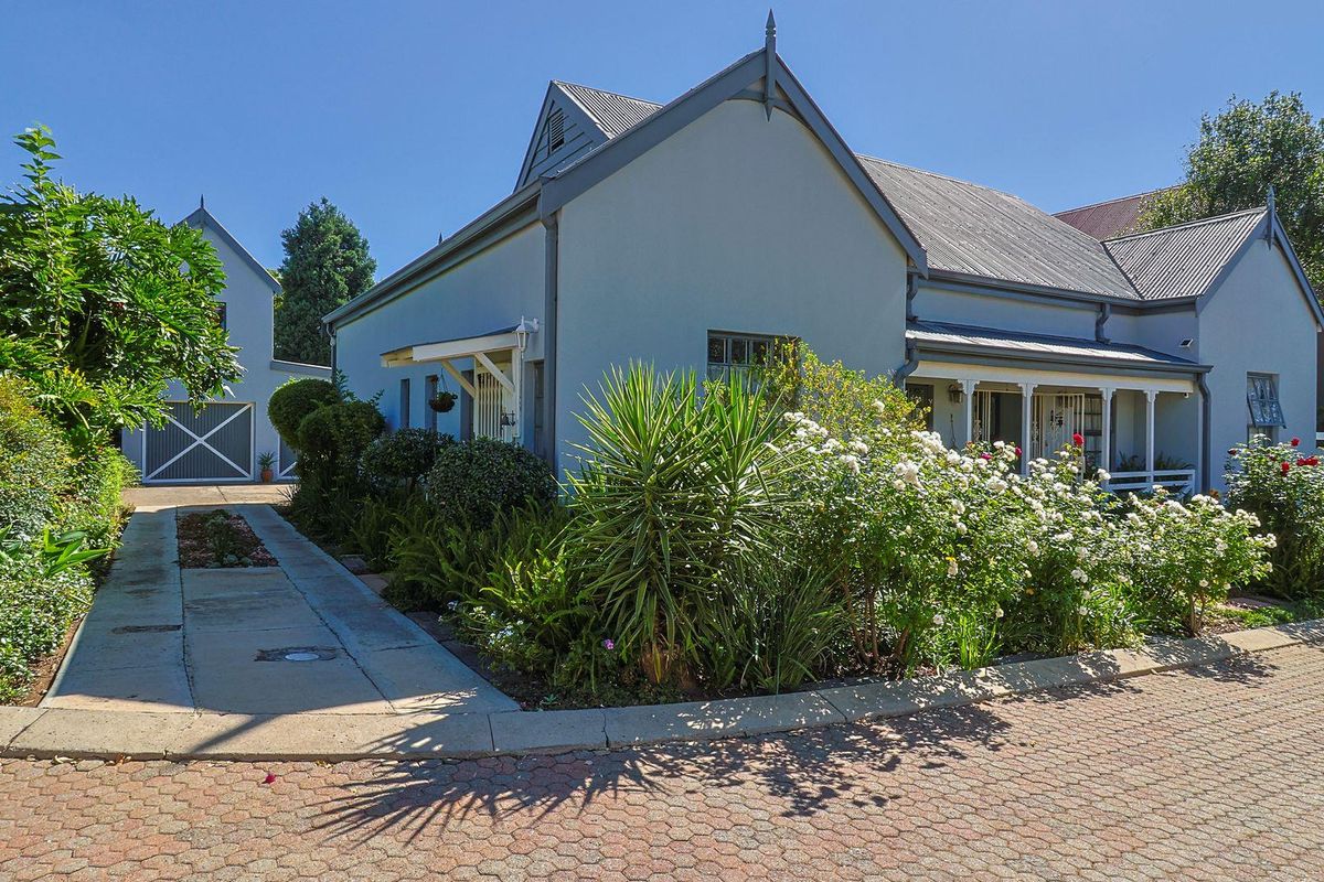 3 BEDROOM HOME IN A SECURE HOUSING ESTATE IN LONE HILL - Photo 3