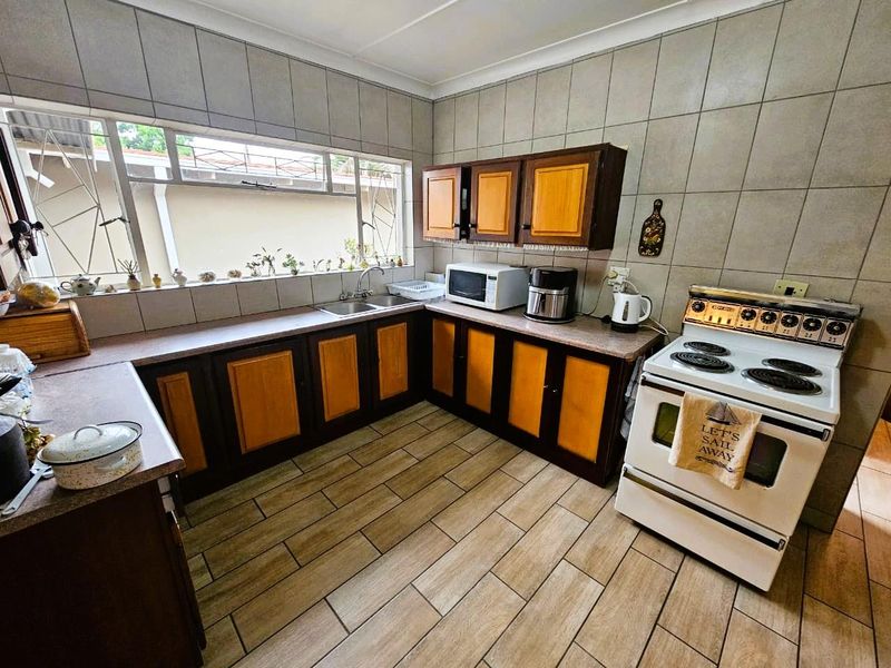 Charming 4-Bedroom Family Retreat in the Heart of Valhalla, Centurion - Photo 6