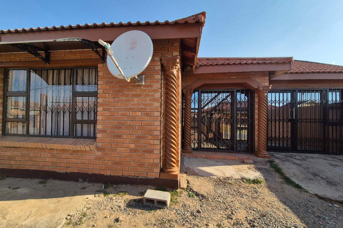 PERFECT FAMILY HOME - Photo 5