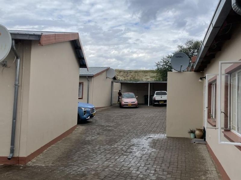 Complex with 5 apartments for sale - Photo 2