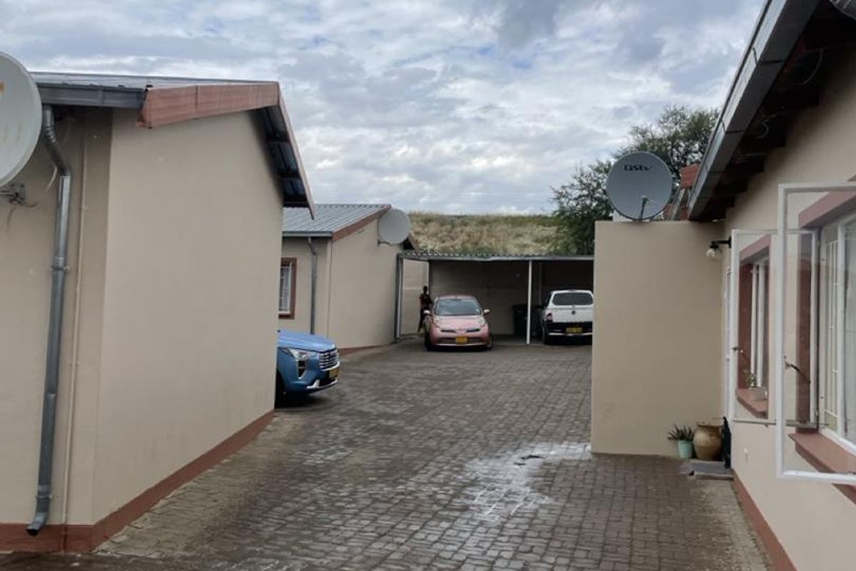 Complex with 5 apartments for sale - Photo 2