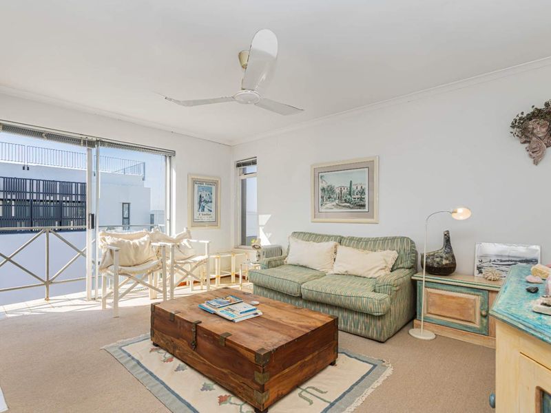 Investor Alert: Airbnb-Friendly Pad in Trendy De Waterkant - Photo 10