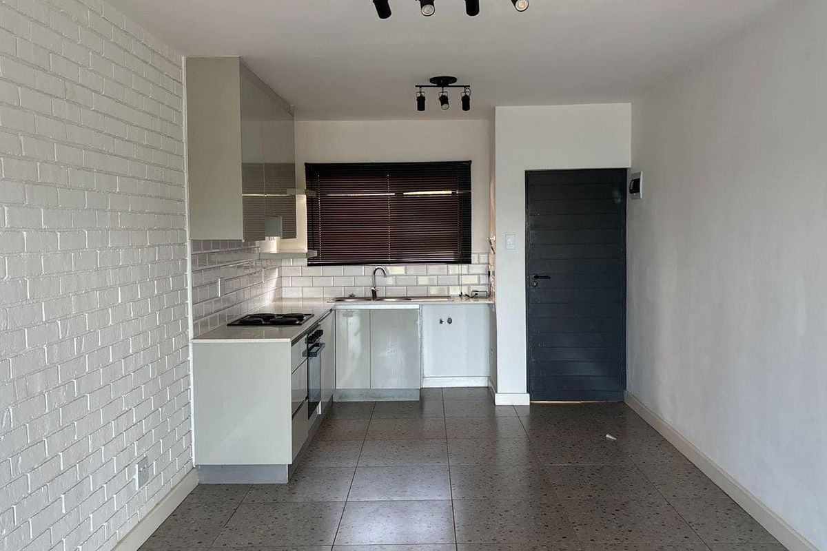 Modern 2-Bedroom Ground-Floor Flat to Rent in Arbour Arch, Athlone - Photo 4